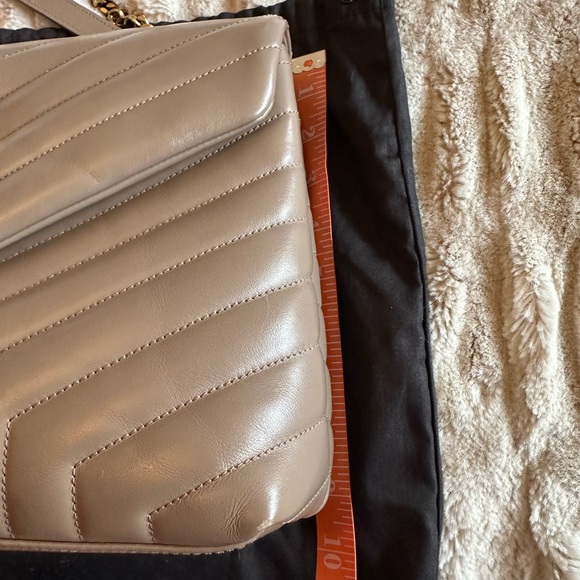 Yves Saint Laurent Tan LouLou Quilted Bag - Picture 12 of 16